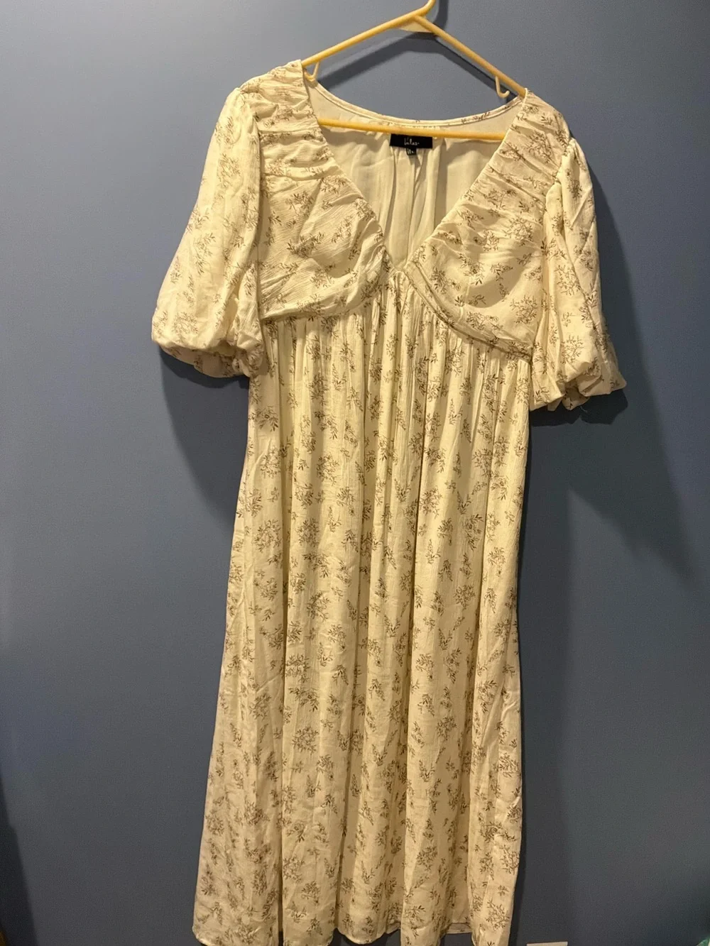 🚘LULU’S Cream Floral Maxi Dress with Puff Sleeves - Picture 1 of 7